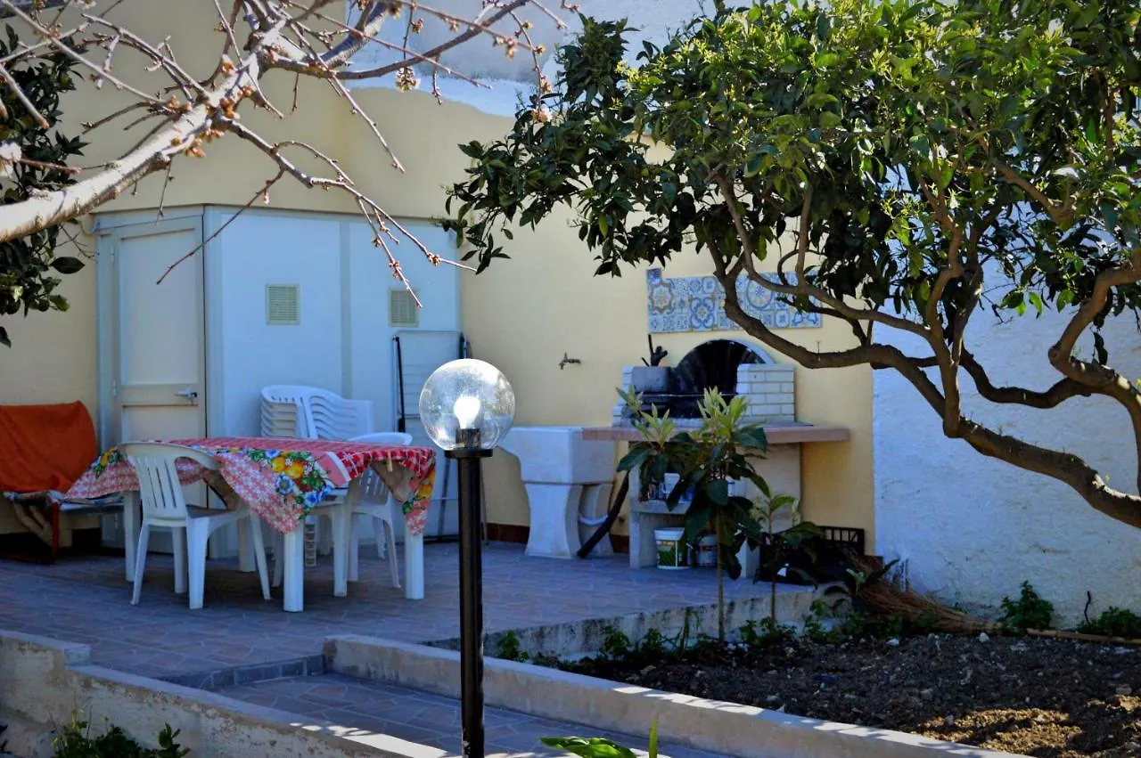 Da Lucio Bed and Breakfast Erice 0*,